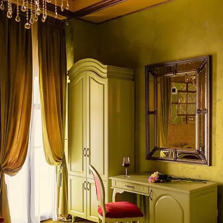 Belle Epoque Boutique (Adults Only)-2